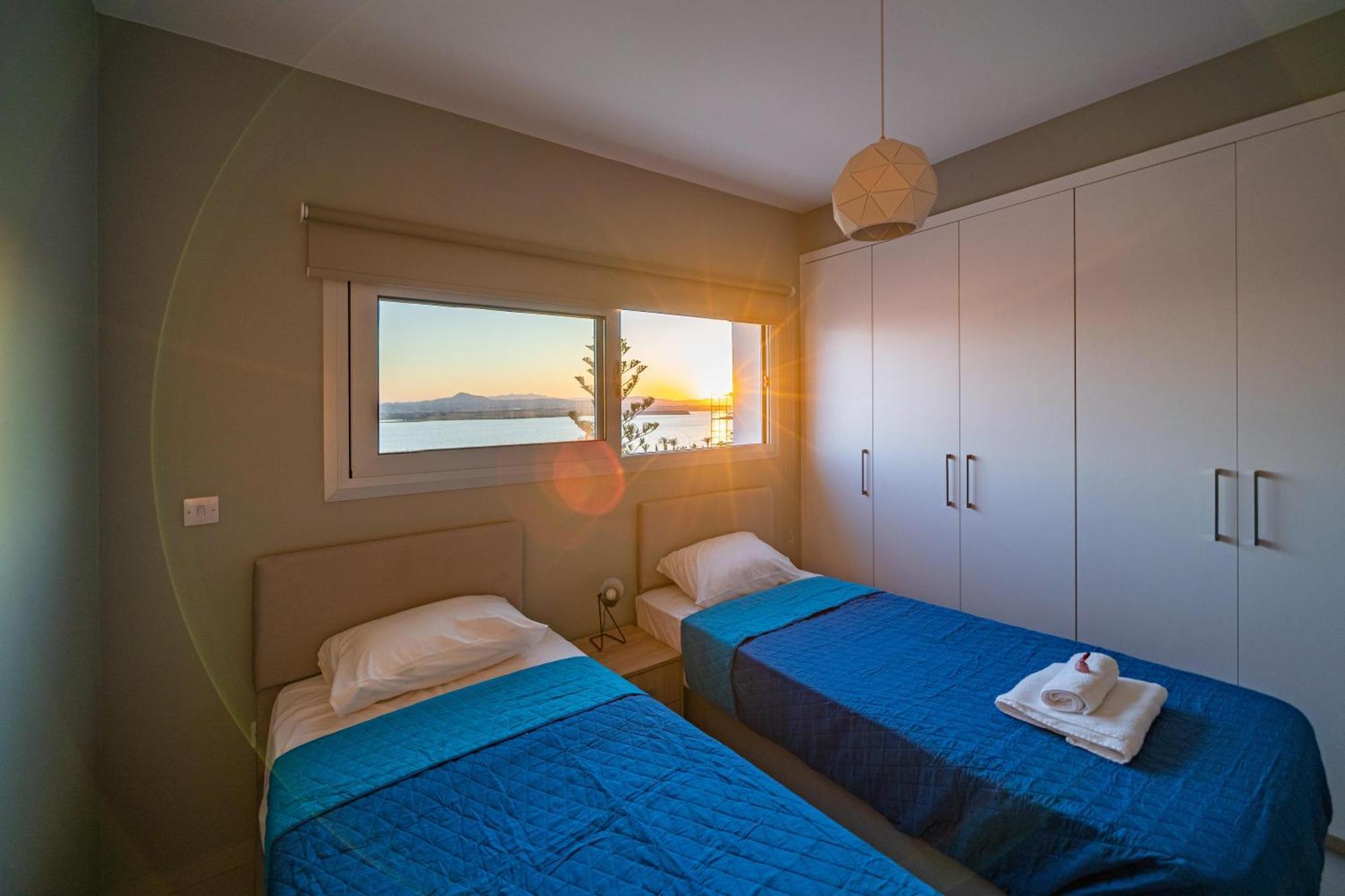 Majestic Sunset Salt Lake Views 300M From Beach 拉纳卡 外观 照片