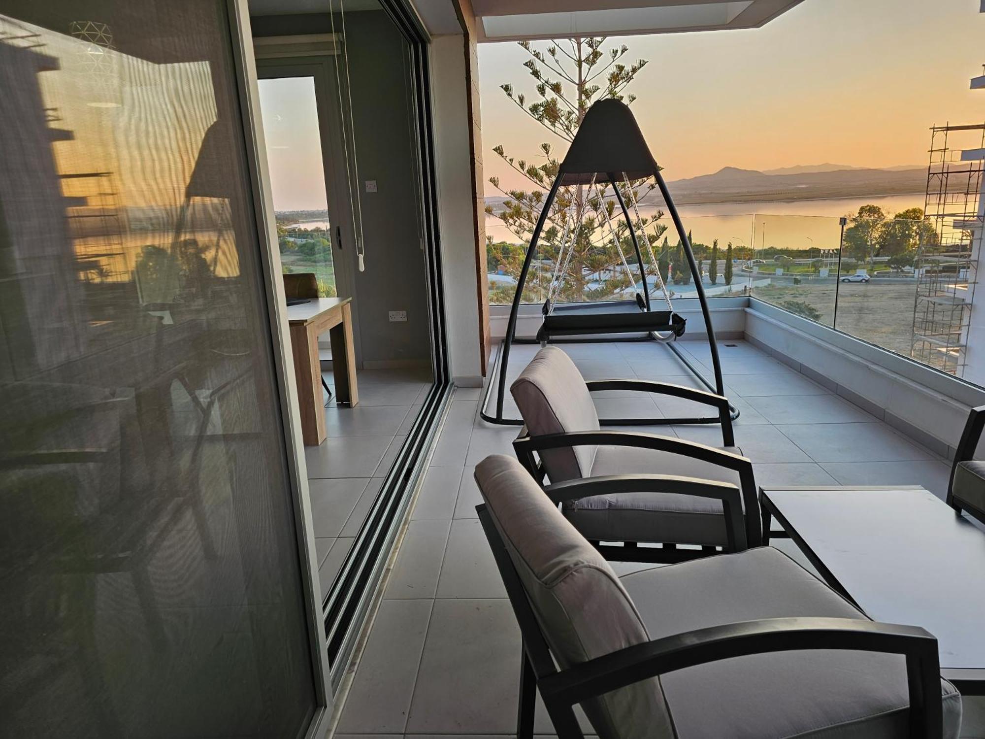 Majestic Sunset Salt Lake Views 300M From Beach 拉纳卡 外观 照片