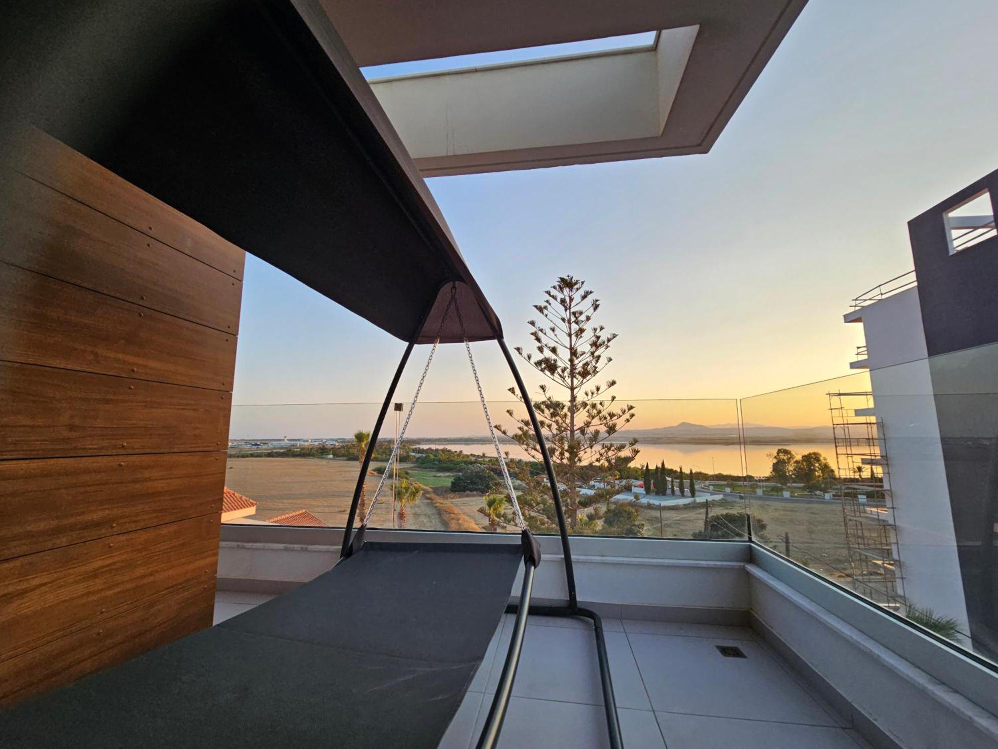 Majestic Sunset Salt Lake Views 300M From Beach 拉纳卡 外观 照片